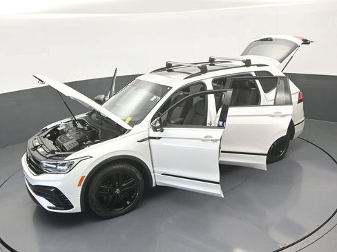 Used 2022 Volkswagen Tiguan SE R-Line image 62