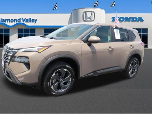 Used 2025 Nissan Rogue SV FWD image 3