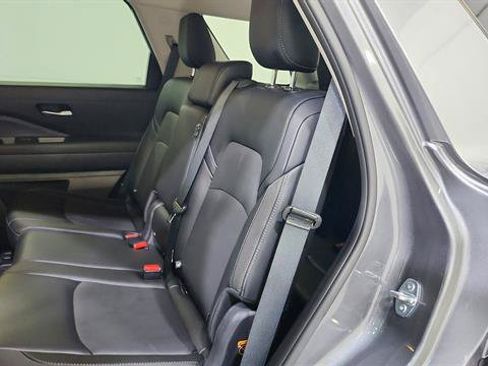 Certified 2026 Nissan Pathfinder SL FWD image 21