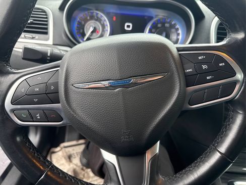 Used 2022 Chrysler 300 Touring AWD/4WD image 14