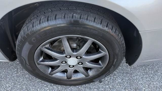 Used 2007 Buick Lucerne CXL w/ Luxury Package FWD image 18