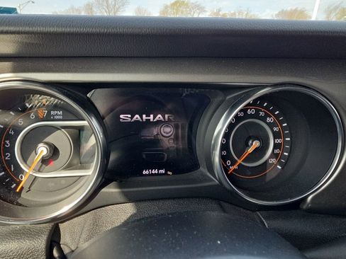 Used 2019 Jeep Wrangler Unlimited Sahara image 16