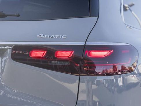 New 2026 Mercedes-Benz GLS 580 4MATIC image 7