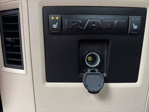 Used 2018 RAM 1500 Laramie Longhorn image 19