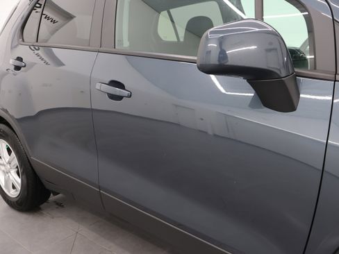 Used 2021 Chevrolet Trax LS w/ Tint and Cruise Package FWD image 23