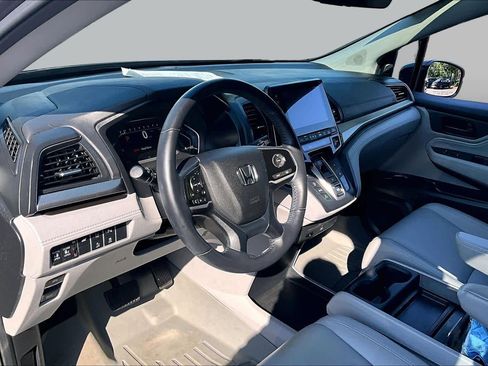 Used 2018 Honda Odyssey Touring image 18