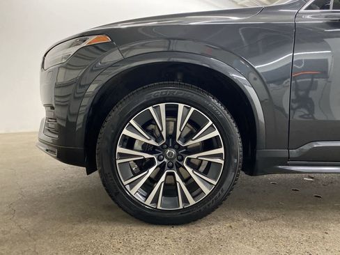 Used 2022 Volvo XC90 T5 Momentum image 12