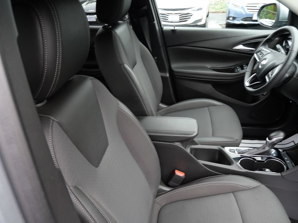 Used 2023 Buick Encore GX Select w/ Sport Touring Package FWD image 29