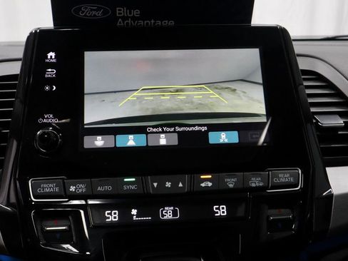Used 2024 Honda Odyssey Touring image 2