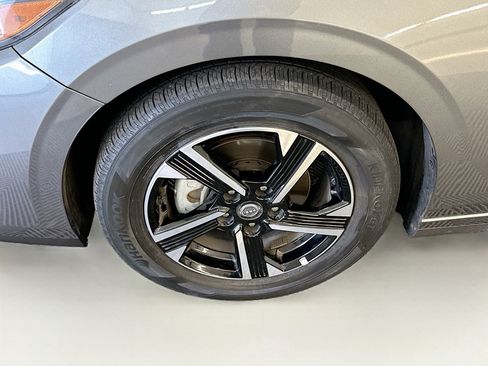 Used 2025 Nissan Sentra SV FWD image 11