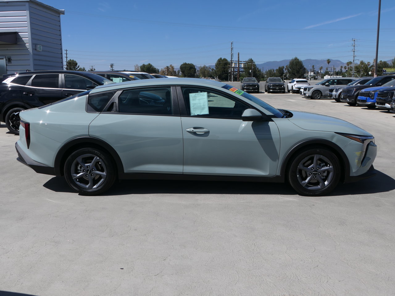 Used 2025 Kia K4 FWD image 2
