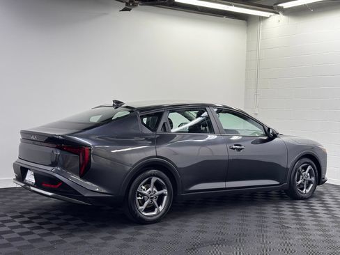 Used 2025 Kia K4 FWD image 2