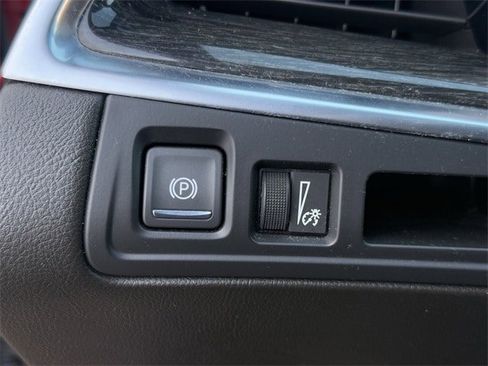 Used 2022 Cadillac XT5 Premium Luxury image 22