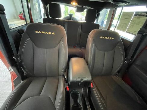 Used 2014 Jeep Wrangler Unlimited Sahara w/ Max Tow Package AWD/4WD image 29