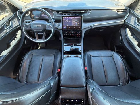 Used 2022 Jeep Grand Cherokee L Limited w/ Luxury Tech Group II image 14