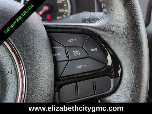 Used 2021 Jeep Renegade Latitude w/ Convenience Group AWD/4WD image 22