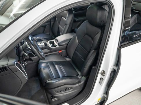 Certified 2023 Porsche Cayenne GTS AWD/4WD image 5