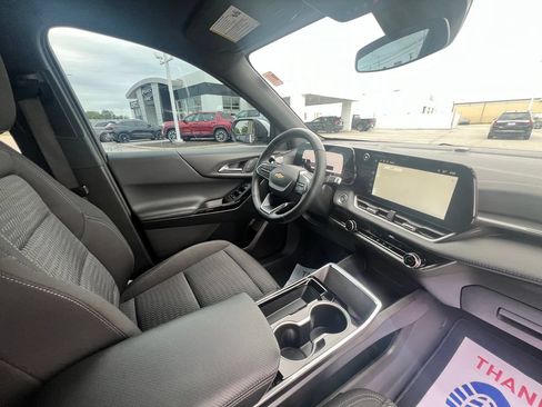 Used 2025 Chevrolet Equinox LT FWD image 42