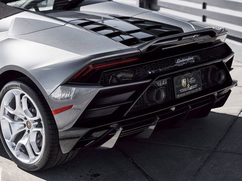 Used 2024 Lamborghini Huracan EVO AWD/4WD image 12