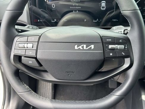 Used 2025 Kia K4 EX FWD image 19