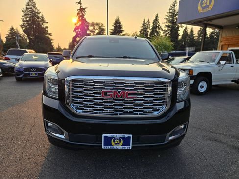 Used 2018 GMC Yukon XL Denali w/ Denali Ultimate Package AWD/4WD image 3