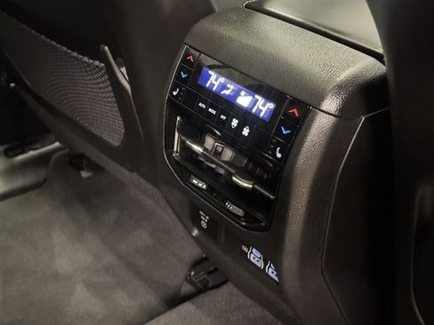 Used 2023 Jeep Grand Cherokee Overland w/ Advanced Protech Group III AWD/4WD image 16