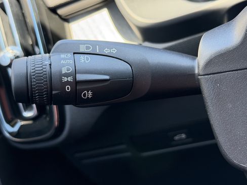 Certified 2024 Volvo XC40 B5 Plus w/ Protection Package Premier image 30