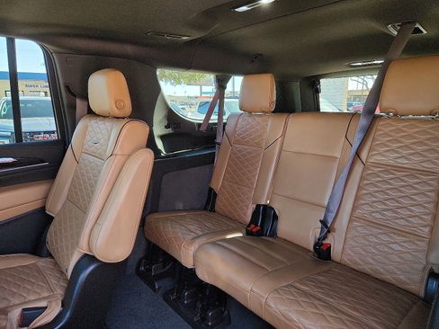 Used 2023 Cadillac Escalade ESV Sport w/ Touring Package image 10