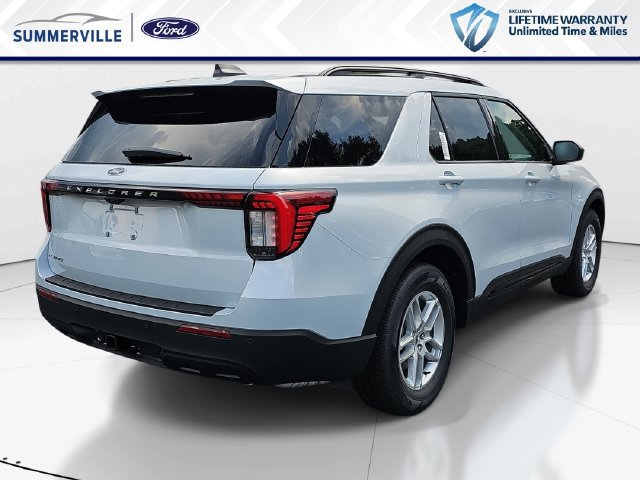 New 2026 Ford Explorer Active RWD image 3