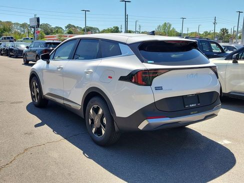 New 2026 Kia Sportage LX w/ LX Convenience Package FWD image 4