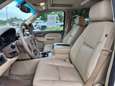 Used 2013 Chevrolet Tahoe LTZ RWD image 19
