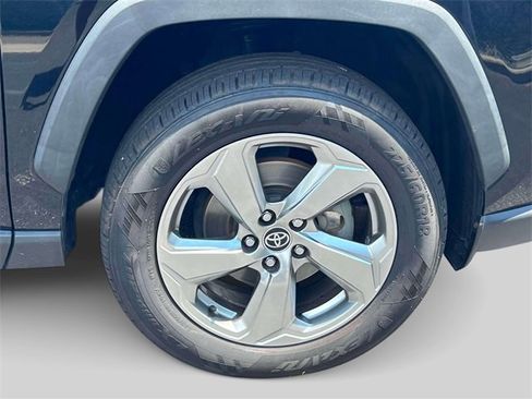 Certified 2020 Toyota RAV4 Limited image 11