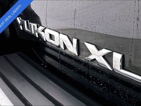 Used 2018 GMC Yukon XL Denali image 43