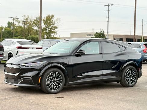 Used 2025 Ford Mustang Mach-E Premium AWD/4WD image 43