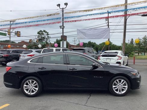 Used 2017 Chevrolet Malibu LT FWD image 8
