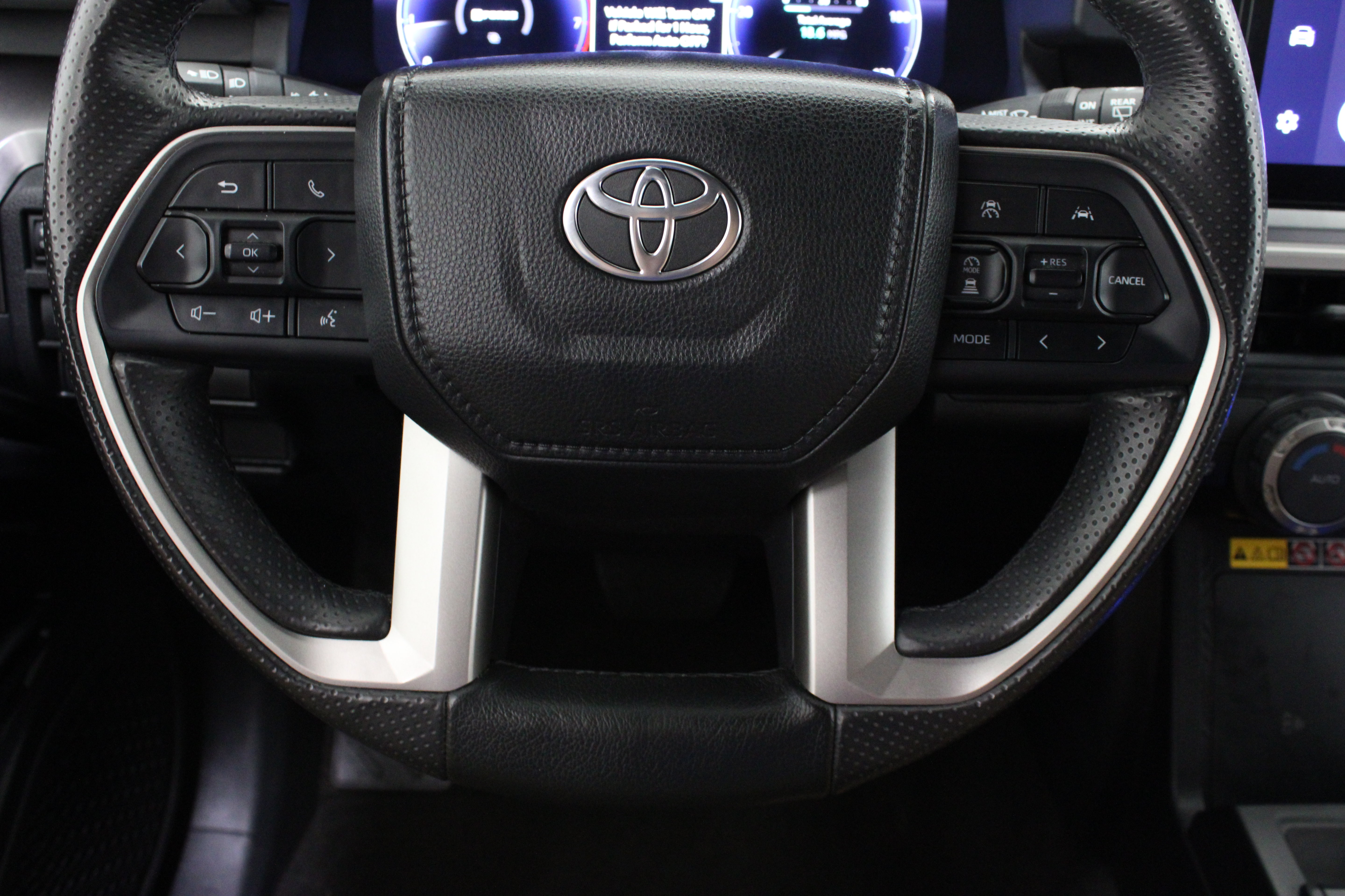 Used 2025 Toyota 4Runner TRD Off-Road Premium w/ Tow Technology Package AWD/4WD image 26