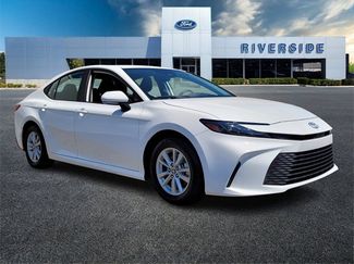 Used 2025 Toyota Camry LE image 1