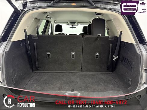 Used 2025 Nissan Pathfinder SV AWD/4WD image 7