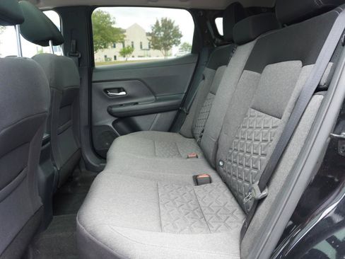 Used 2025 Nissan Kicks SV w/ SV Premium Package AWD/4WD image 15