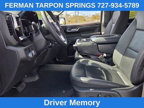 Certified 2025 GMC Sierra 1500 SLT image 16