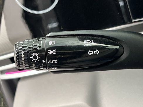 Used 2025 Hyundai Elantra SEL image 41