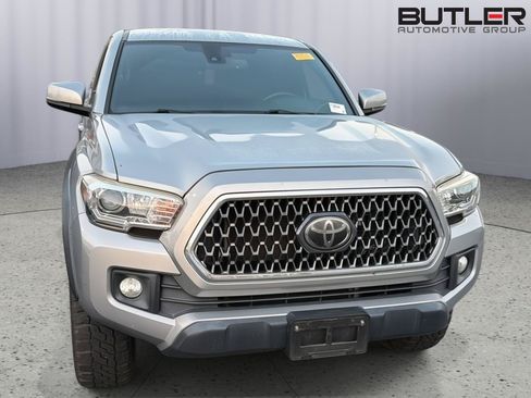 Used 2019 Toyota Tacoma TRD Off-Road AWD/4WD image 5