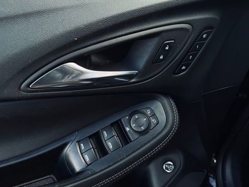 Used 2023 Buick Encore GX Essence w/ Experience Buick Package image 12