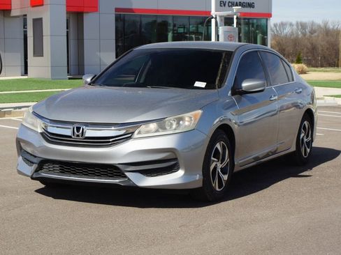 Used 2016 Honda Accord LX image 14