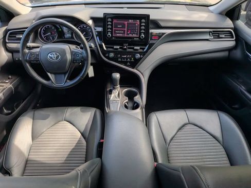 Used 2022 Toyota Camry SE FWD image 30