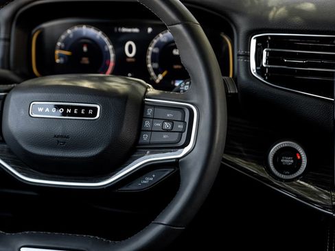 Used 2022 Jeep Wagoneer Series III image 27