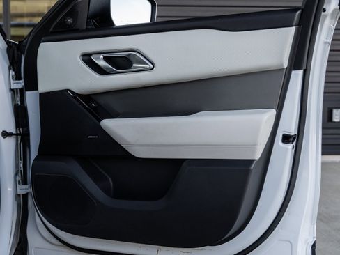 Used 2019 Land Rover Range Rover Velar S image 35