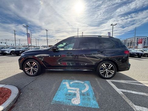 Used 2020 BMW X7 M50i image 4