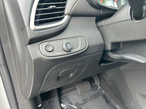 Used 2022 Chevrolet Trax LT w/ Driver Confidence Package image 21