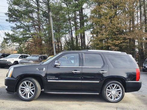 Used 2007 Cadillac Escalade AWD w/ Information Package image 5